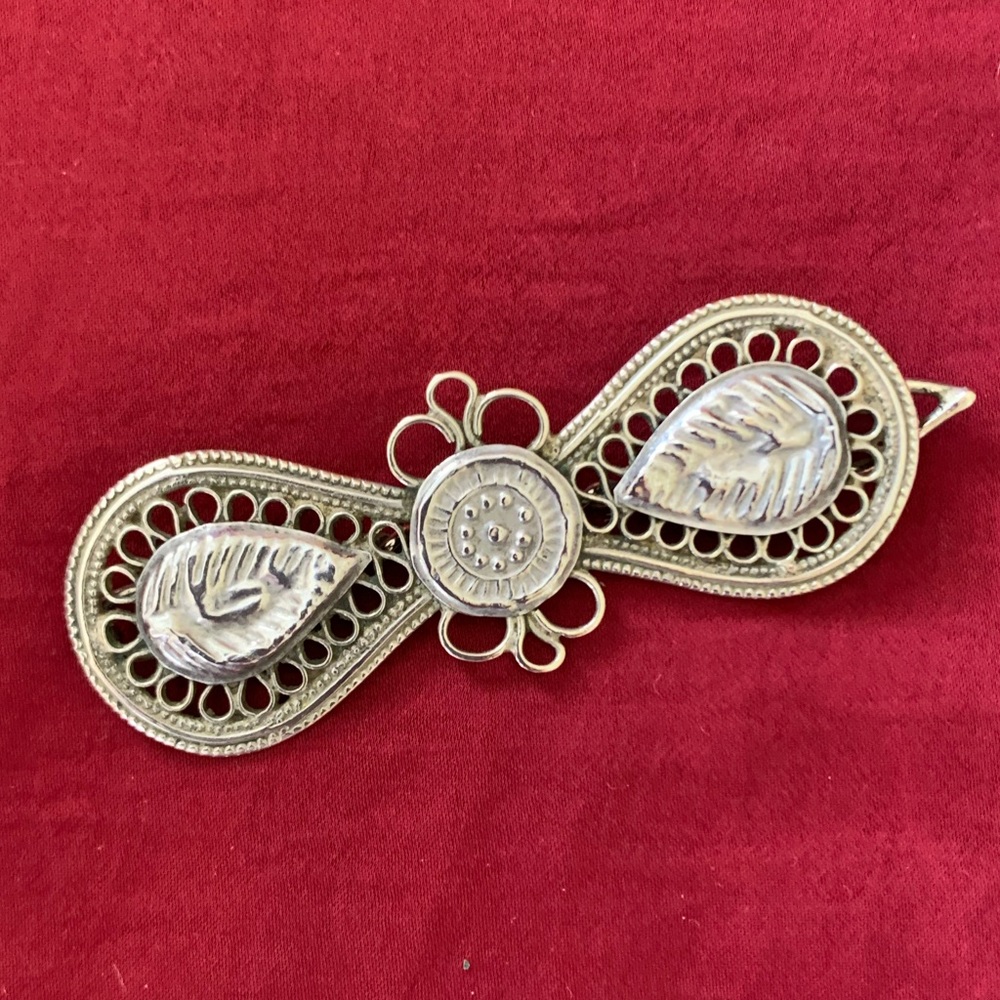 Vintage hair clip